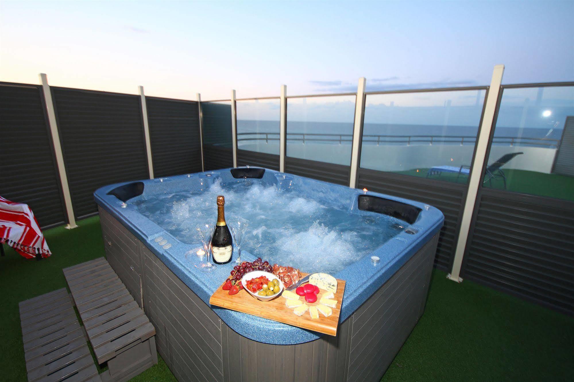 San Simeon Beachfront Apartments Tugun Gold Coast Eksteriør billede